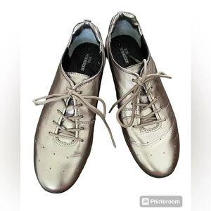 Ross Hommerson Nelly Metallic Silver Leather Oxford Shoes Comfort Flat Size 7.5